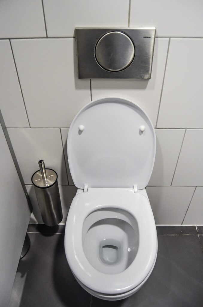 トイレ掃除で黄ばみが取れない時の対処法は？