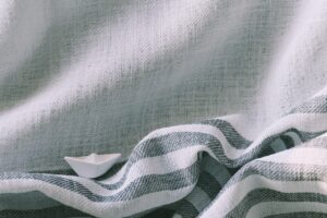 カーテンの大掃除を週末だけで効率よく進める方法は？